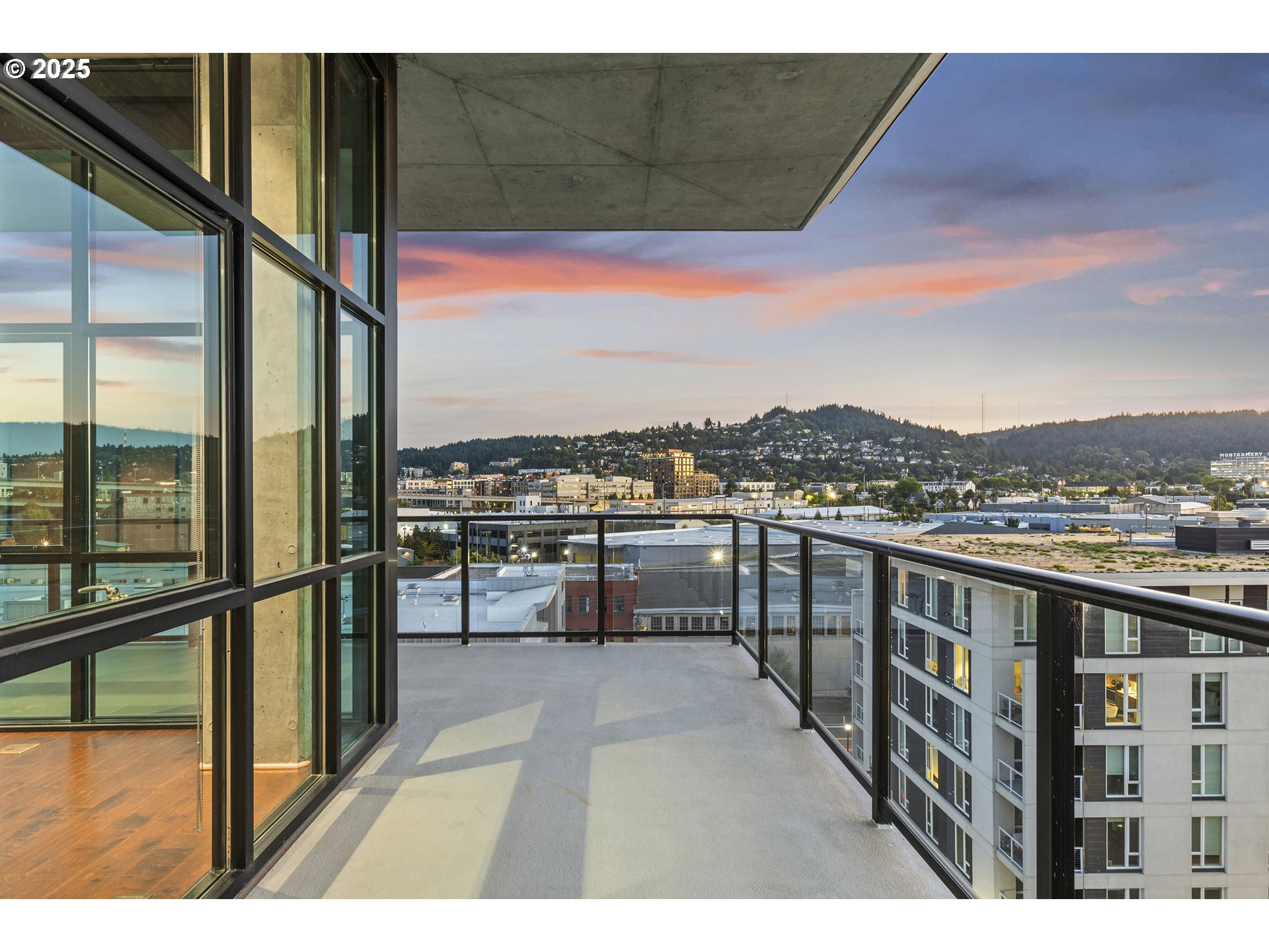 1830 Northwest Riverscape Street, Unit 803 Portland, OR 97209 - Photo 33 of 37 Gallery Image 33