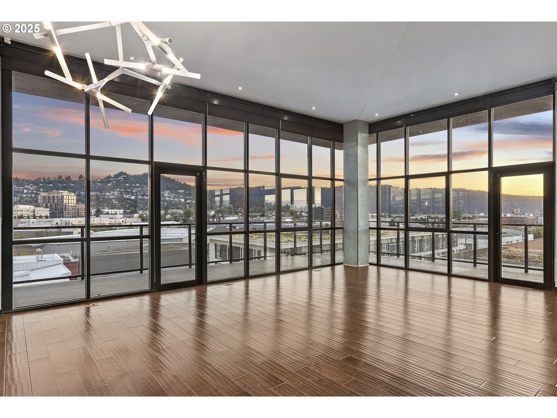 1830 Northwest Riverscape Street, Unit 803 Portland, OR 97209 - Photo 5 of 37 Gallery Image 5