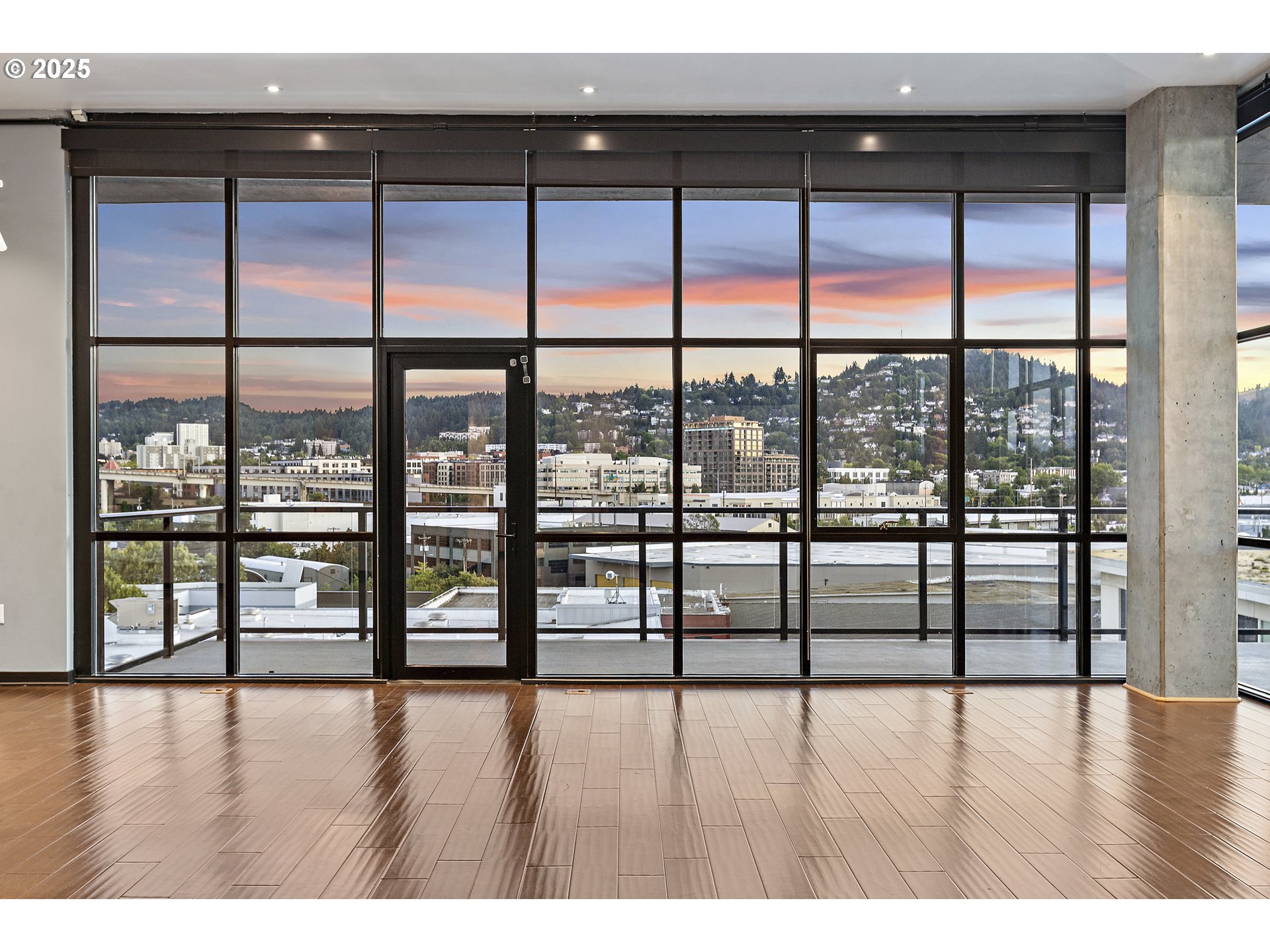 1830 Northwest Riverscape Street, Unit 803 Portland, OR 97209 - Photo 8 of 37 Gallery Image 8