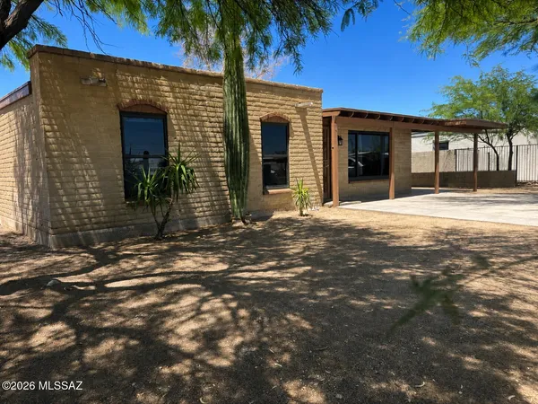 $305,000 | 236 West Bilby Road, Tucson, AZ 85706