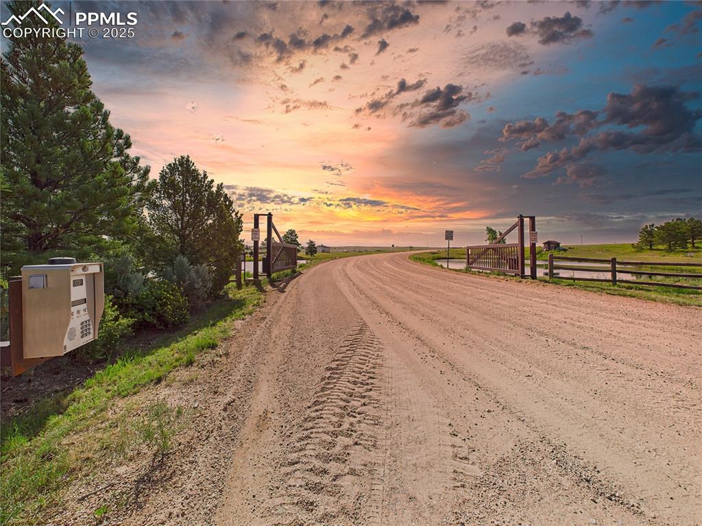 11834 Cave Spring Road Franktown, CO 80116 - Photo 37 of 50 a view of a terrace