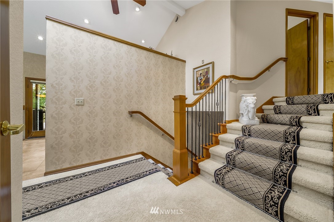 12419 McCutcheon Road East Sumner, WA 98391 - Photo 5 of 40