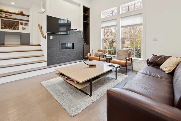 $6,300 | 39 Elmwood Street, Unit 3, Somerville, MA 02144