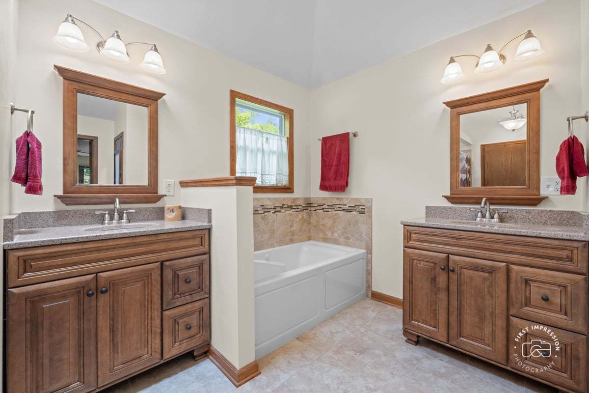 2412 Barkdoll Road Naperville, IL 60565 - Photo 19 of 28 Gallery Image 19