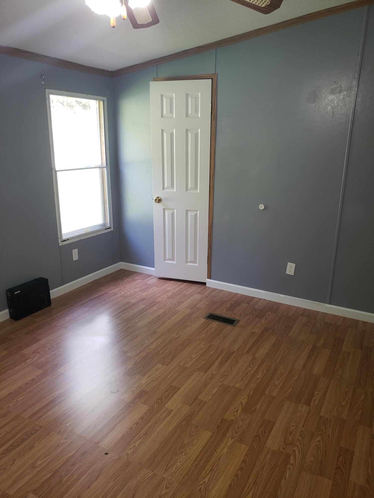 1449 Skelton Bluff Road Kingsport, TN 37660 - Photo 11 of 18 20220603_162535