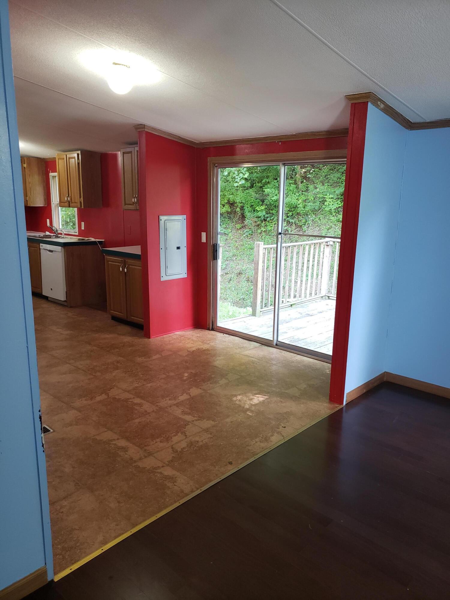 1449 Skelton Bluff Road Kingsport, TN 37660 - Photo 5 of 18 20220603_162321 (1)