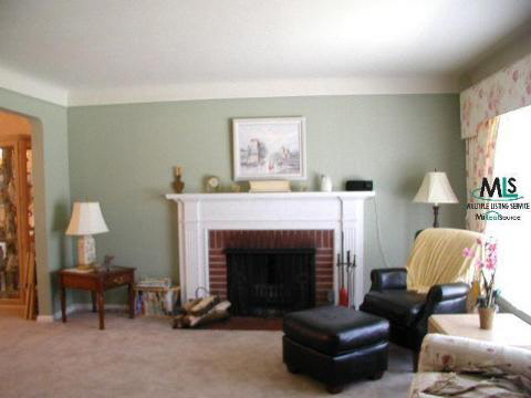 1675 Severn Road Grosse Pointe, MI 48236 - Photo 4 of 9 783601-3.JPG