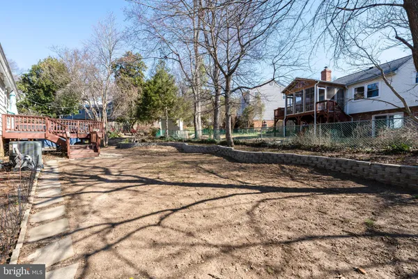 a street view with residential house