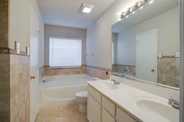 $1,850 | 10708 Braemoor Drive, Fort Worth, TX 76052