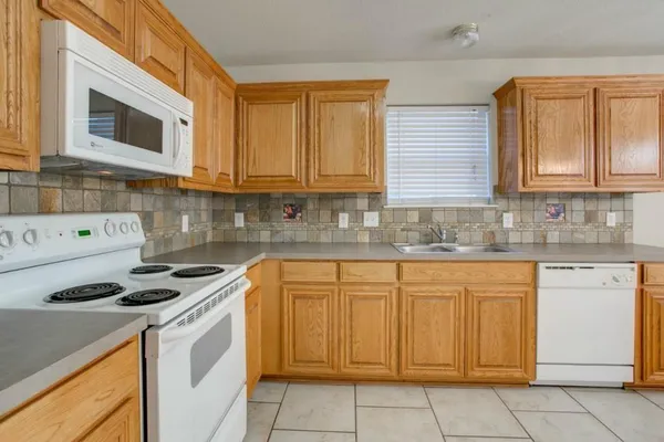 $1,850 | 10708 Braemoor Drive, Fort Worth, TX 76052