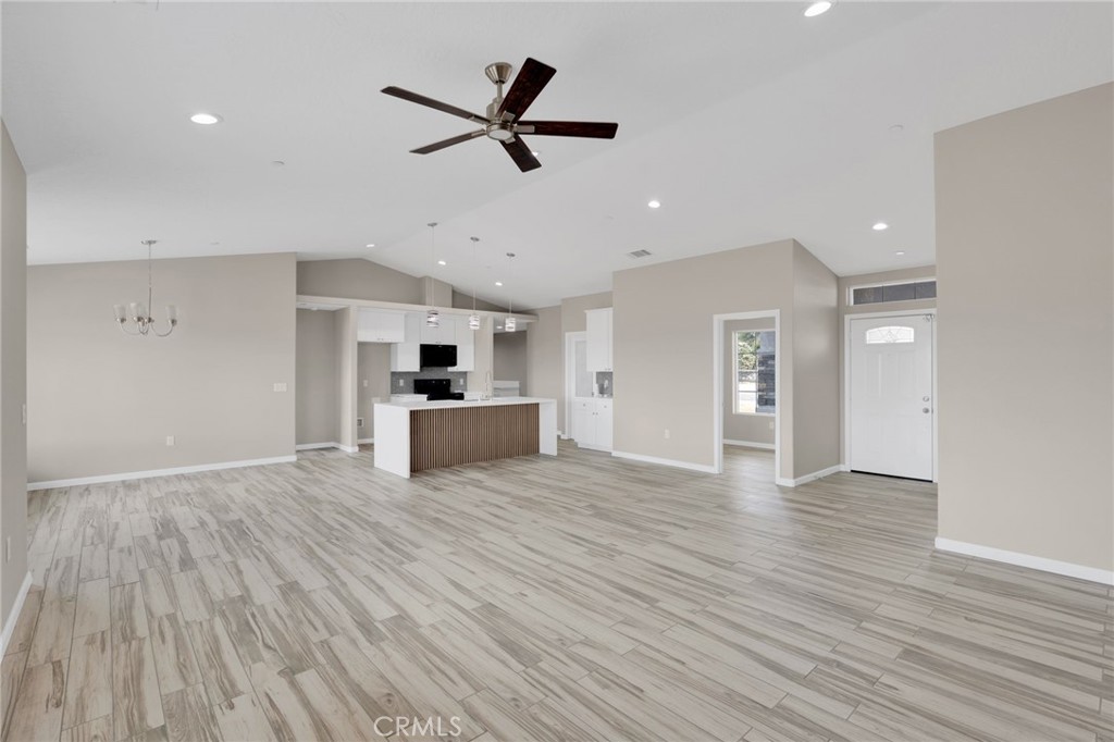 9835 Pyrite Avenue Hesperia, CA 92345 - Photo 4 of 46