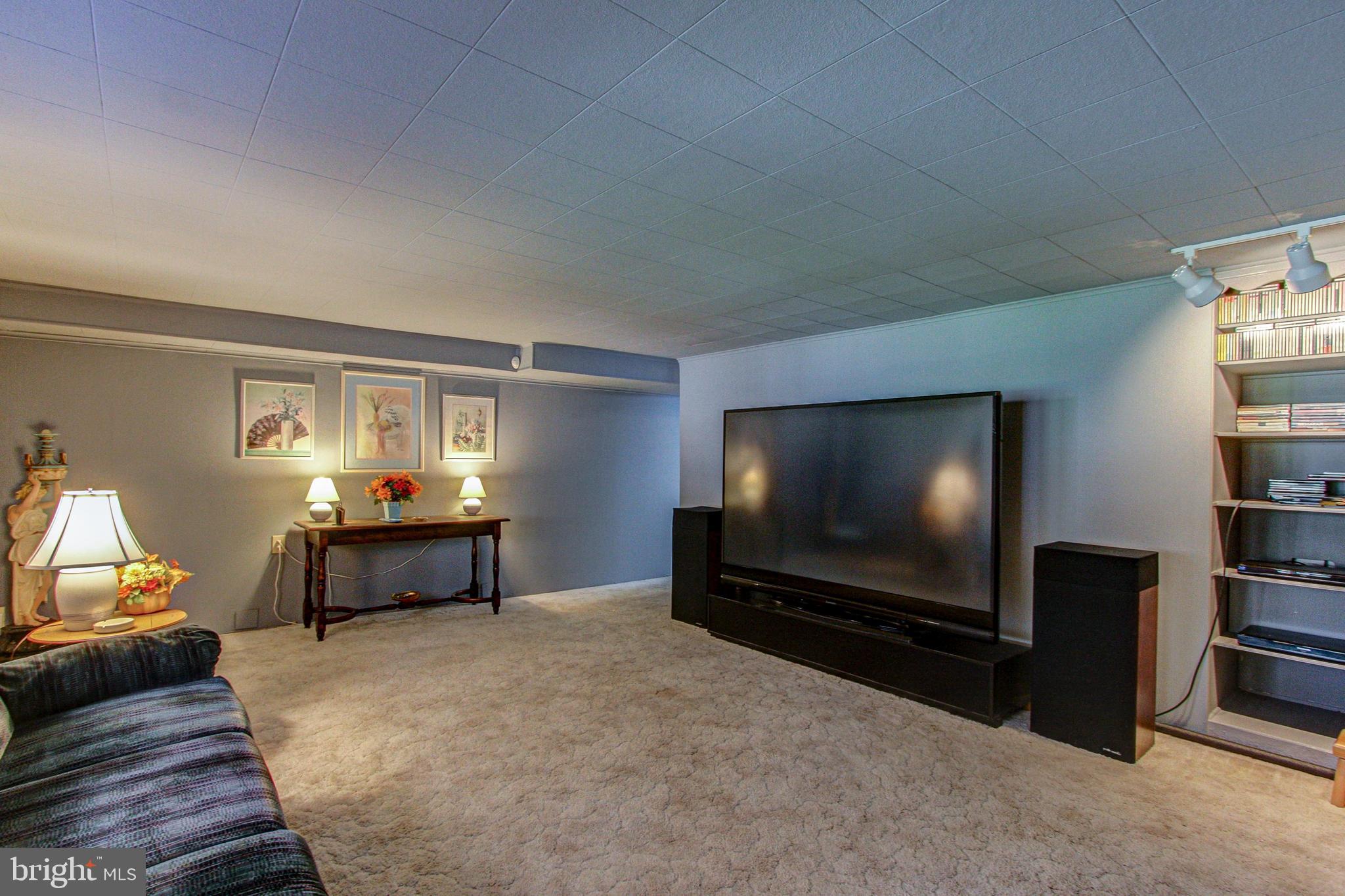 12342 Wyndom Road Philadelphia, PA 19154 - Photo 29 of 43 Gallery Image 29