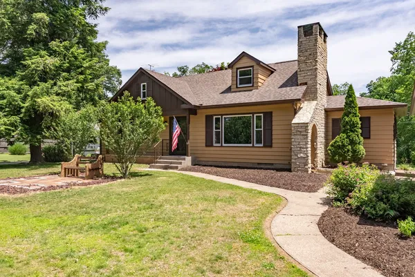 $389,000 | 1220 54th St Court, Moline, IL 61265