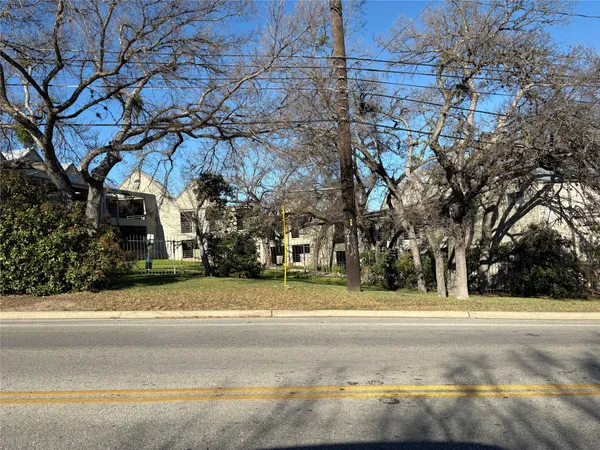 $1,250 | 1514 Parker Lane, Unit 111, Austin, TX 78741