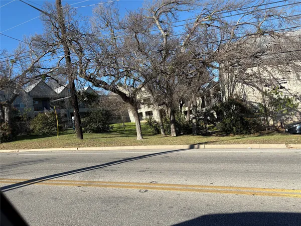 $1,250 | 1514 Parker Lane, Unit 111, Austin, TX 78741