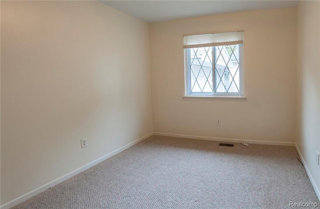 598 North Harris Road Ypsilanti, MI 48198 - Photo 12 of 26 N Harris_598_Bedroom2_001.jpg
