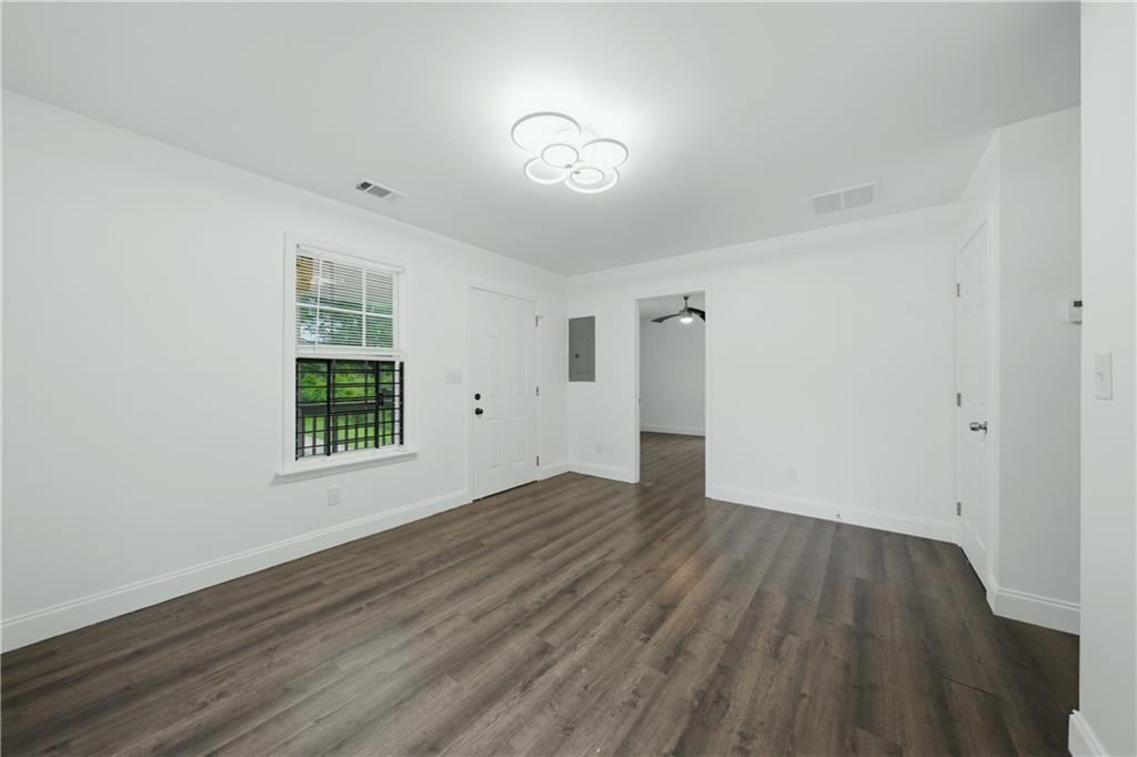 226 Thornton Street Southwest Atlanta, GA 30315 - Photo 5 of 15