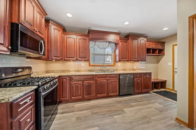 $485,000 | 5724 West Leland Avenue, Chicago, IL 60630