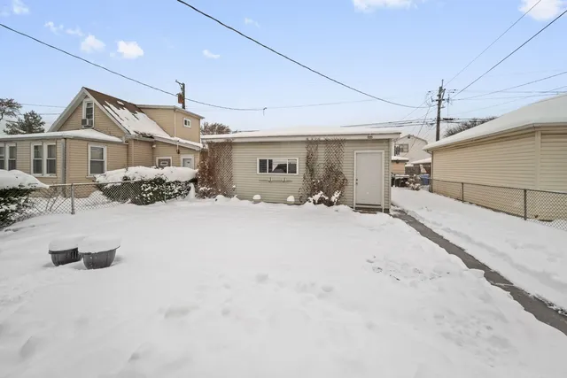 $485,000 | 5724 West Leland Avenue, Chicago, IL 60630