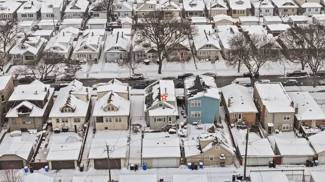 $485,000 | 5724 West Leland Avenue, Chicago, IL 60630