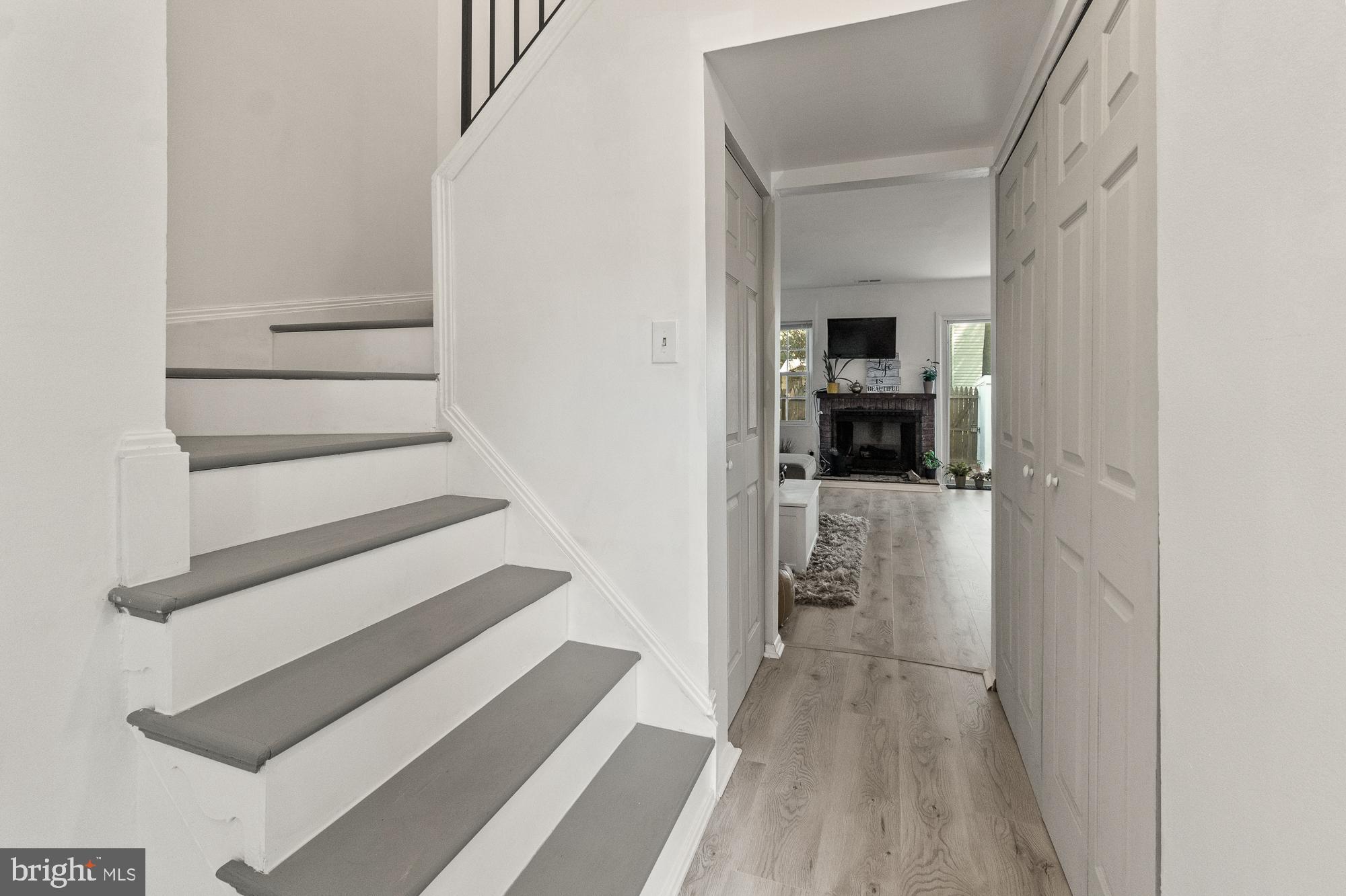 17478 Hoskinson Road Poolesville, MD 20837 - Photo 11 of 51 Gorgeous foyer