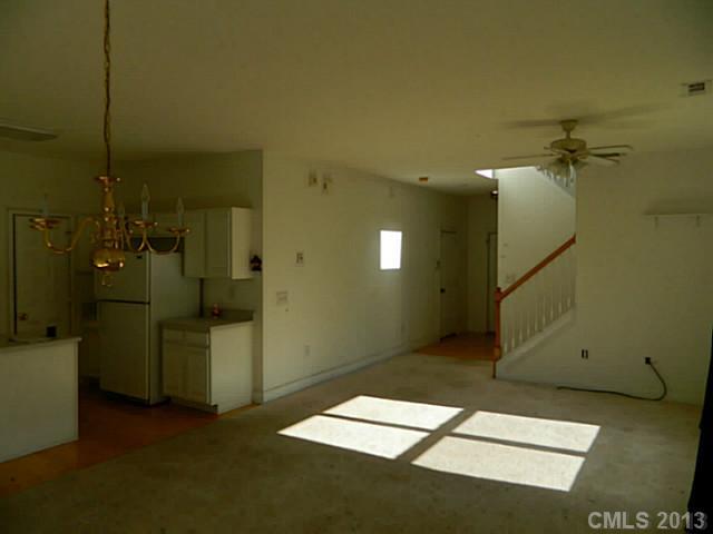 6014 Raisin Tree Lane Charlotte, NC 28215 - Photo 4 of 9 Gallery Image 4