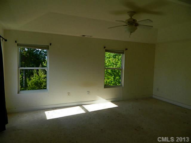 6014 Raisin Tree Lane Charlotte, NC 28215 - Photo 7 of 9 Gallery Image 7