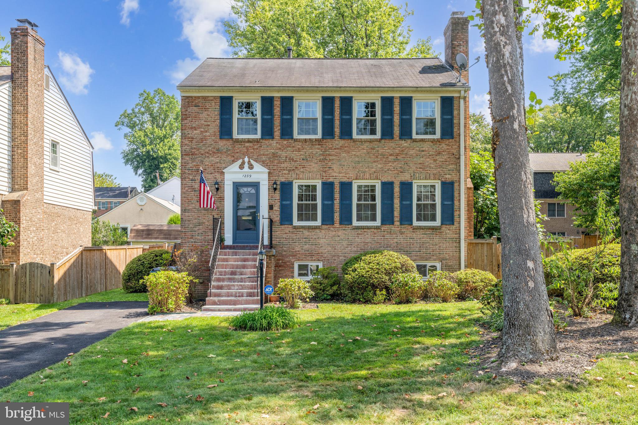 1239 Colonial Road McLean, VA 22101 - Photo 2 of 28
