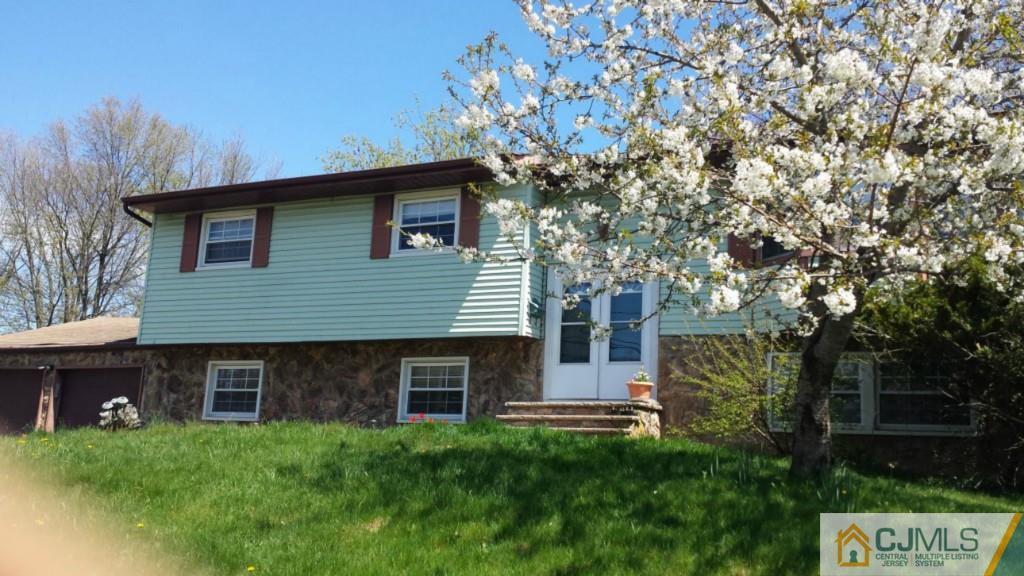 17 University Road East Brunswick, NJ 08816 - Photo 2 of 24 Gallery Image 2