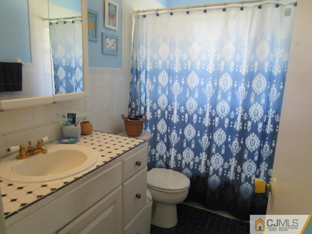 17 University Road East Brunswick, NJ 08816 - Photo 12 of 24 Gallery Image 12