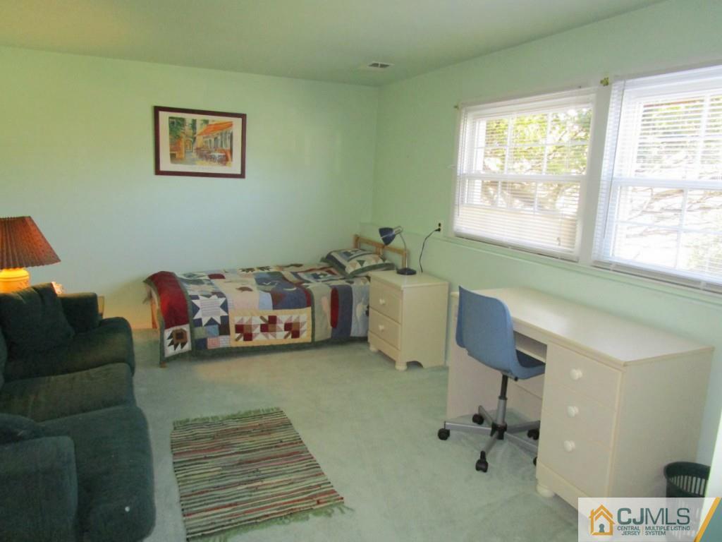 17 University Road East Brunswick, NJ 08816 - Photo 19 of 24 Gallery Image 19