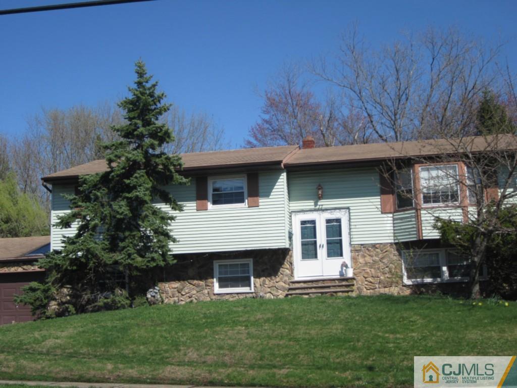 17 University Road East Brunswick, NJ 08816 - Photo 3 of 24 Gallery Image 3