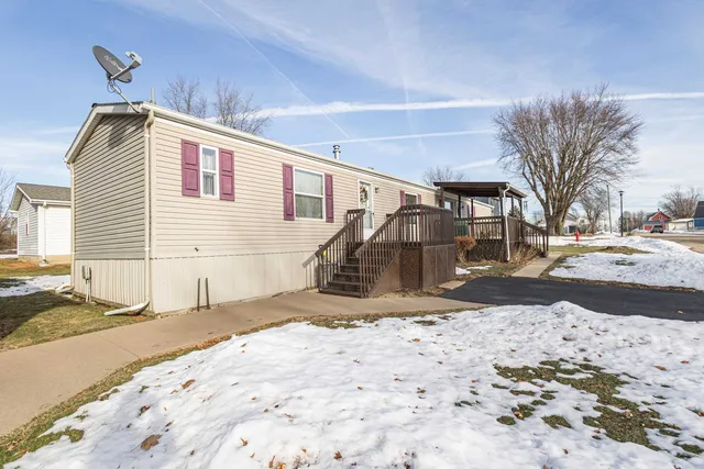 $129,900 | 623 South Jackson Street, Cuba City, WI 53807