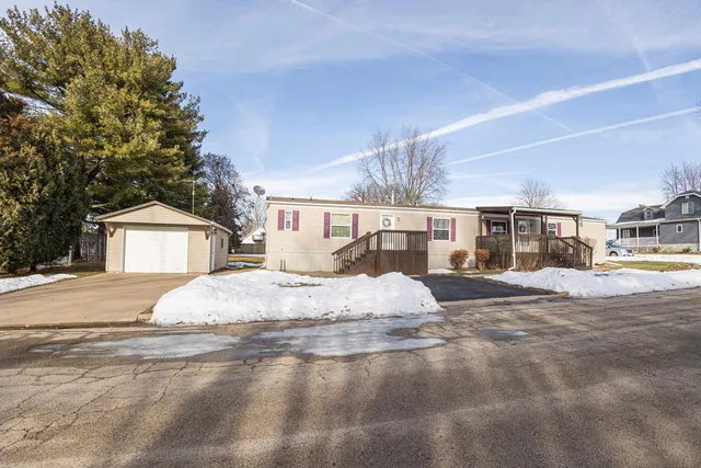 $129,900 | 623 South Jackson Street, Cuba City, WI 53807