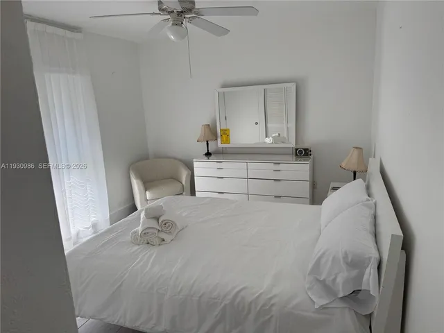 $2,450 | 300 Sunrise Drive, Unit 3H, Key Biscayne, FL 33149