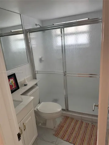 $2,450 | 300 Sunrise Drive, Unit 3H, Key Biscayne, FL 33149