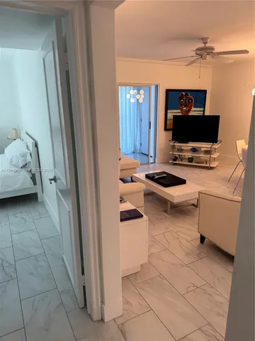 $2,450 | 300 Sunrise Drive, Unit 3H, Key Biscayne, FL 33149