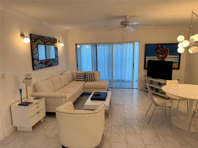 $2,450 | 300 Sunrise Drive, Unit 3H, Key Biscayne, FL 33149