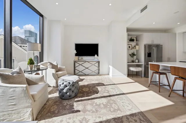 $729,000 | 2323 West Main Street, Unit 305, Houston, TX 77098