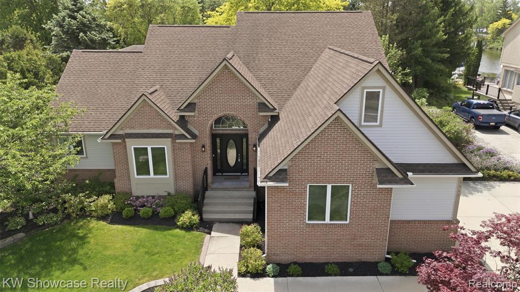 3345 East Commerce Road Commerce Township, MI 48382 - Photo 2 of 51