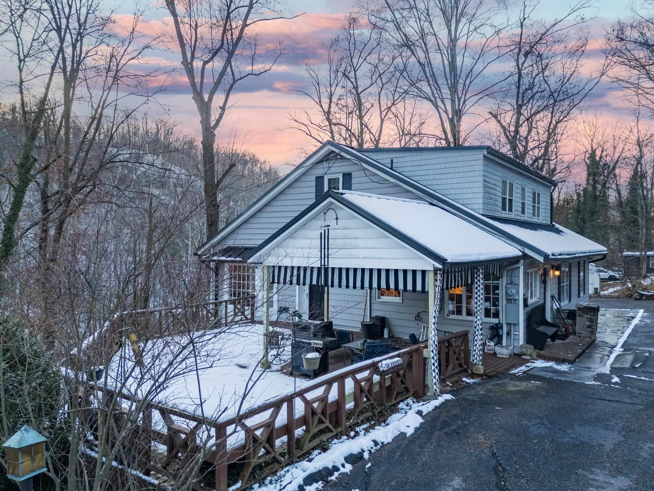2082 Miller Road Huntington, WV 25701 - Photo 4 of 31 Gallery Image 4