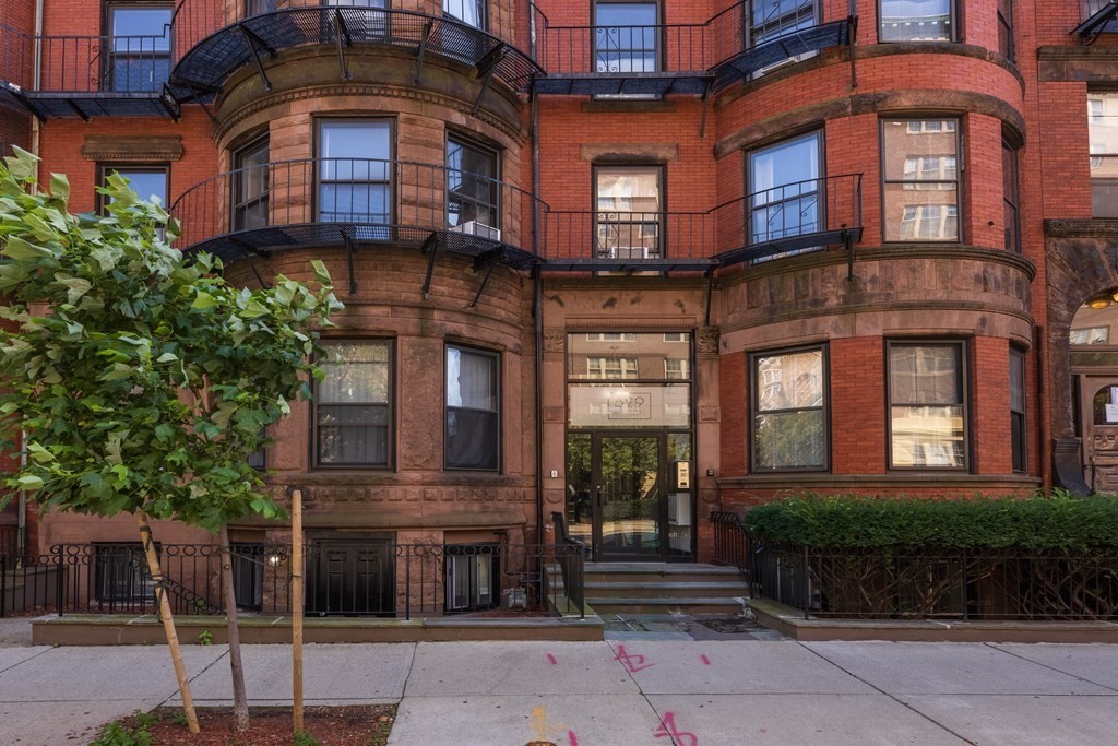 527-529 Beacon Street Boston, MA 02215 - Photo 2 of 7