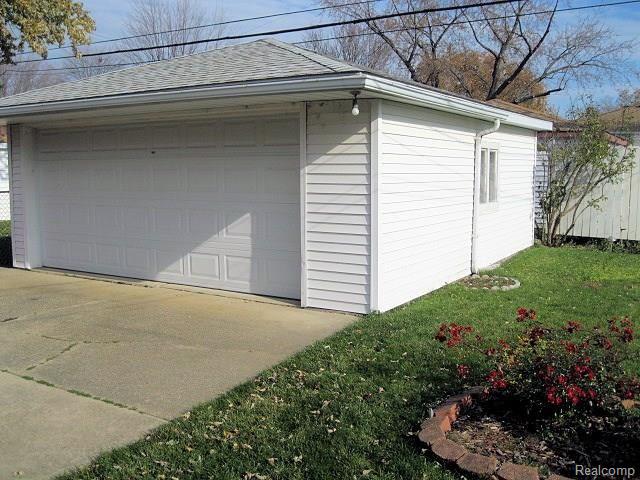 24584 Ridgecroft Avenue Eastpointe, MI 48021 - Photo 19 of 23 Ridgecroft 24584 022.jpg