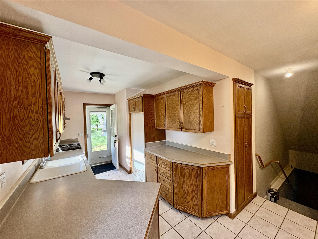 231 Monroe Street Brooklyn, MI 49230 - Photo 11 of 26