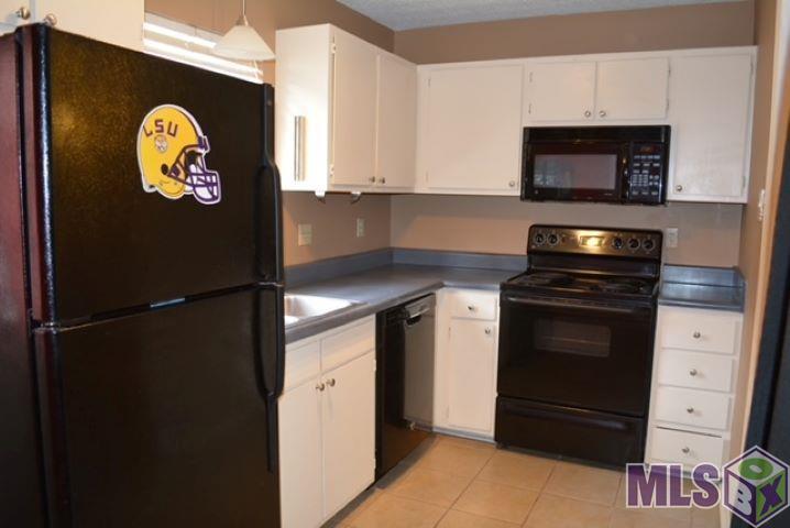1702 Brightside Drive, Unit D Baton Rouge, LA 70820 - Photo 3 of 10 Kitchen