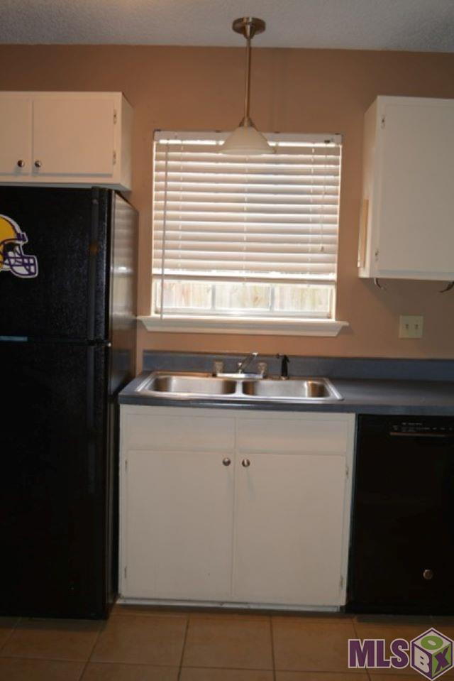 1702 Brightside Drive, Unit D Baton Rouge, LA 70820 - Photo 4 of 10 Kitchen