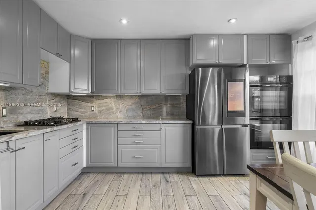 $495,000 | 2858 Pine Tree Drive, Unit 5, Miami Beach, FL 33140