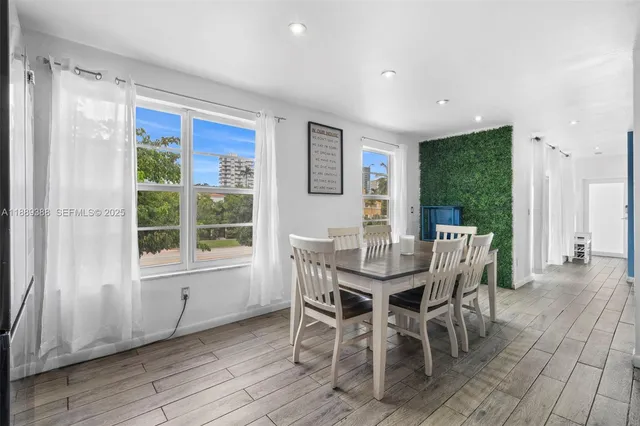 $495,000 | 2858 Pine Tree Drive, Unit 5, Miami Beach, FL 33140