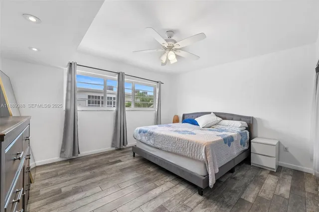 $495,000 | 2858 Pine Tree Drive, Unit 5, Miami Beach, FL 33140