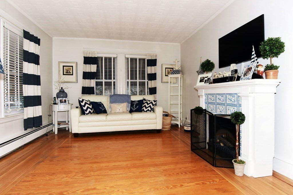 30 Buckingham Road North Andover, MA 01845 - Photo 3 of 20 Gallery Image 3